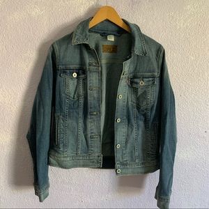 - Levi’s Jean jacket size small